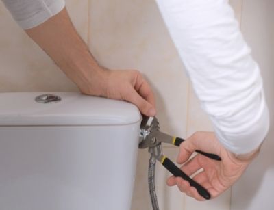 Toilet that needs repairs - signs your toilet needs professional service